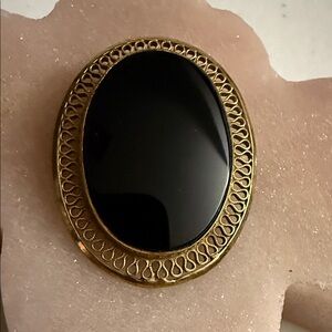 Vintage WINARD Pendant, Brooch Oval Onyx 12K Gold Filled Ornate Frame Signed